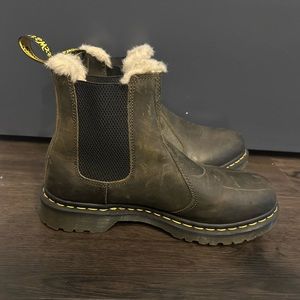 DR. MARTENS 2976 CHELSEA BOOT -
WOMEN'S